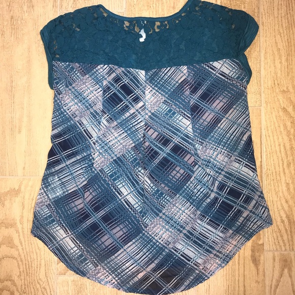BLUE PATTERN TOP - Picture 2 of 3